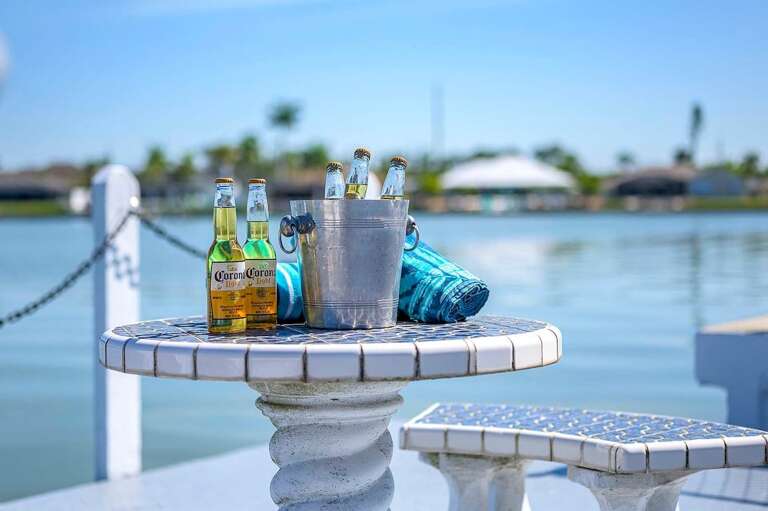 It`s 5 o`clock somewhere